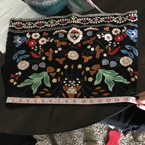 Zara embroidered skirt - Picture 3 of 4